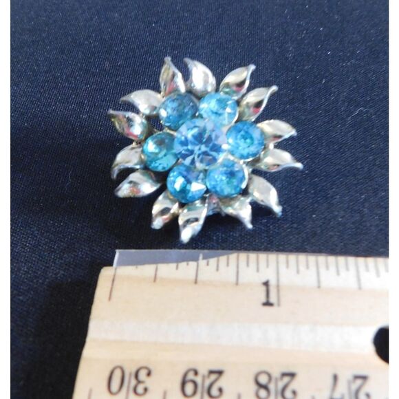 Rhinestone Brooches, Blue Flower Star and Silver Tone Leaf Vintage Set of Two - Picture 4 of 6
